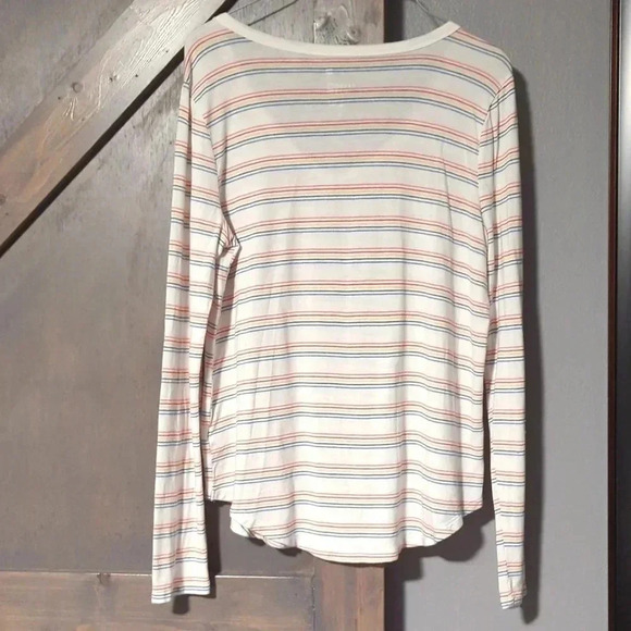 𝅺SO juniors FD favorite v-neck - Picture 2 of 7